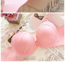 夏日時(shí)尚之選 粉紅無痕褶皺絲滑內(nèi)衣，盡享舒適與優(yōu)雅